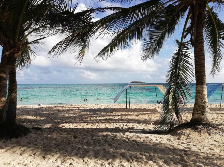 Frente A La Mejor Playa De La Isla: Vista Hermosa